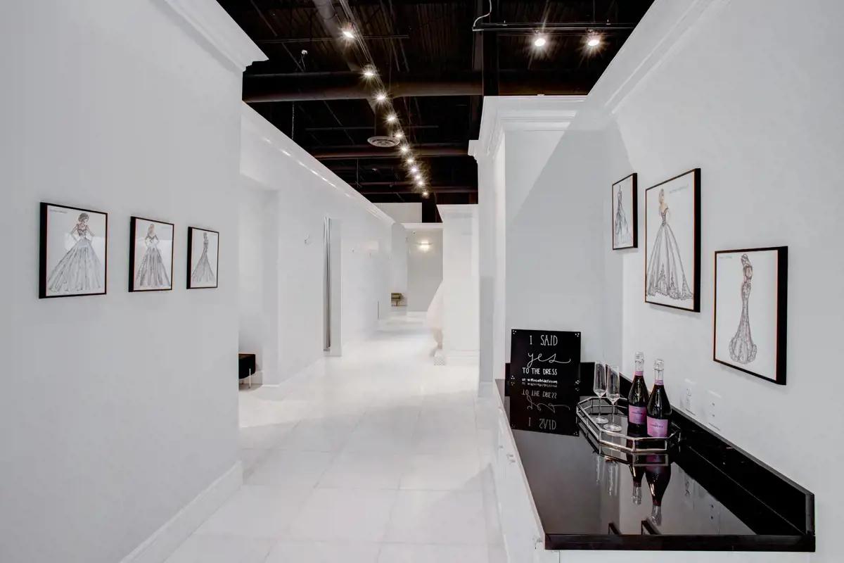 Photo of the showroom interior 15. Mobile image